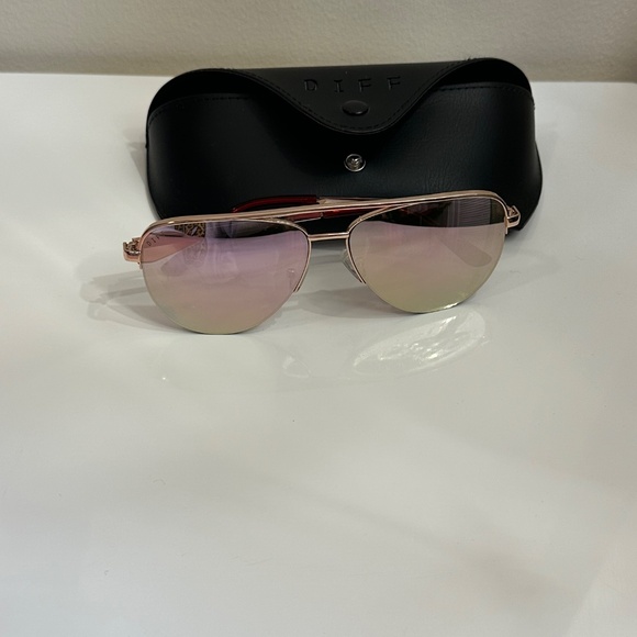 Diff Eyewear Tate Rose Gold Mirror Sunglasses - Picture 2 of 2